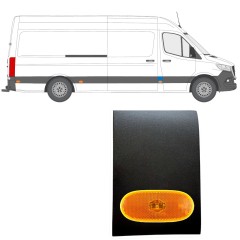 Etupilarin koristelista lampulla varten Mercedes Sprinter 2018- / Oikea / Sarja 12962