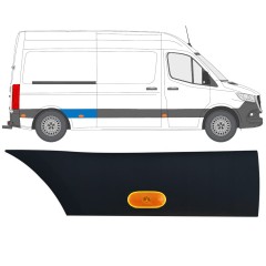 Takalokasuojan koristelista lampulla varten Mercedes Sprinter 2018- / Oikea / Sarja 12968