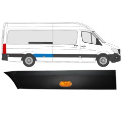 Takalokasuojan koristelista lampulla varten Mercedes Sprinter 2006-2018 / Oikea / Sarja 9056